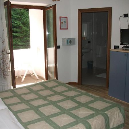 Hotel Genzianella Presenaio エクステリア 写真