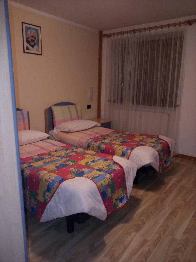 Hotel Genzianella Presenaio エクステリア 写真